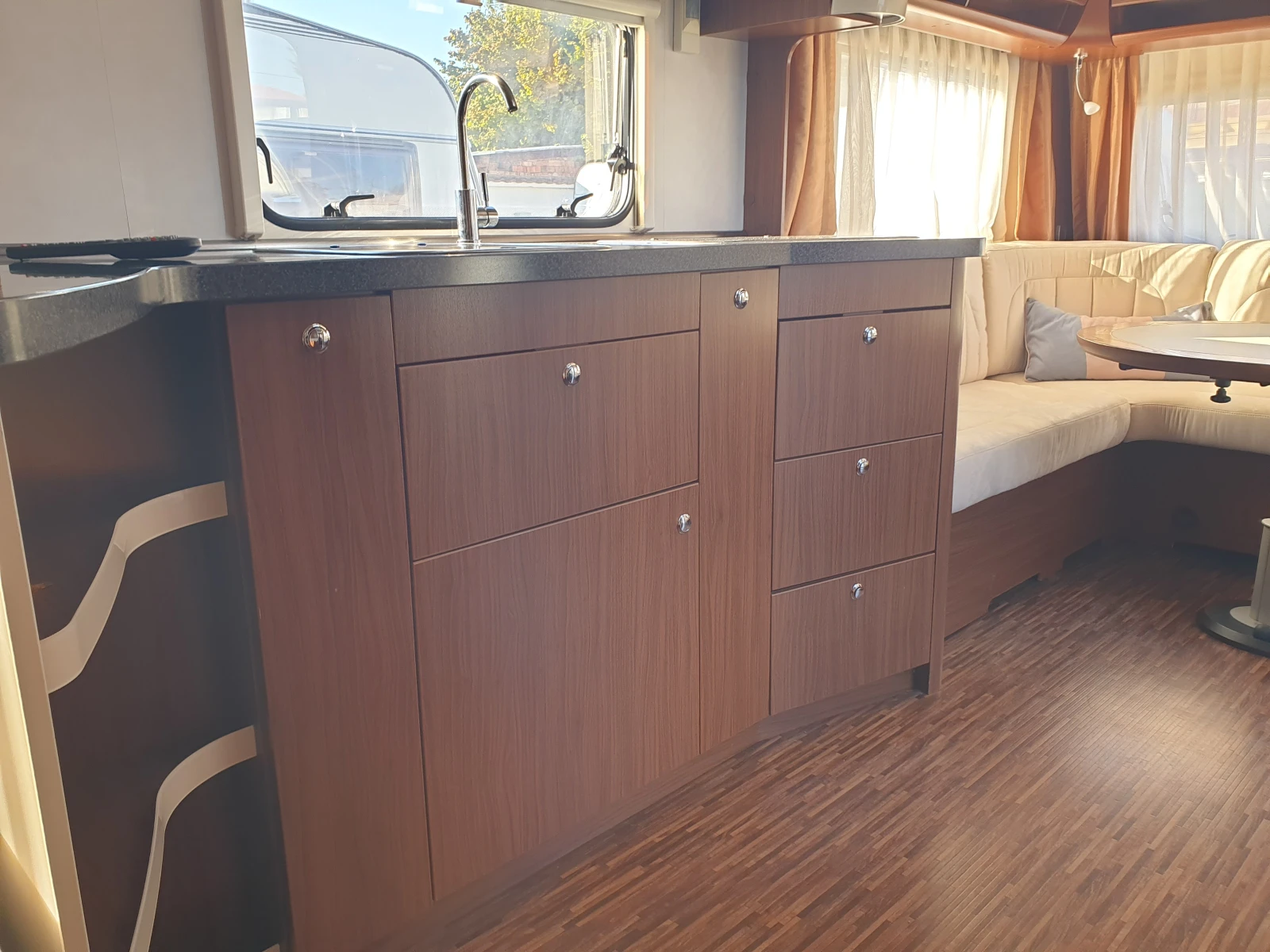 Каравана HYMER / ERIBA NOVA -S 535, снимка 8 - Каравани и кемпери - 56362973