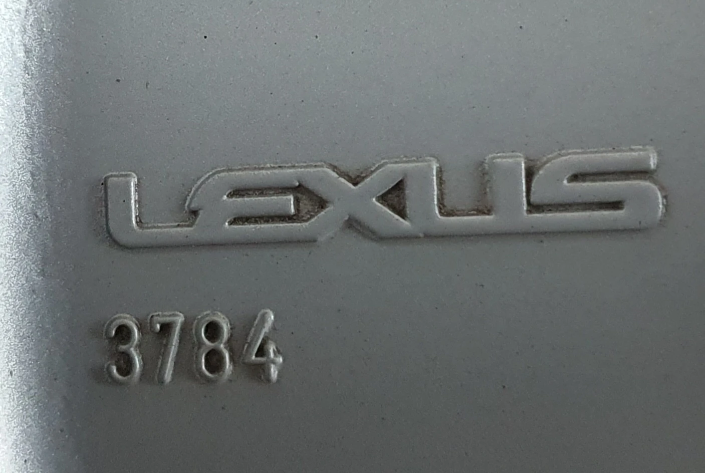    235/65R18  Lexus RX 450h | Mobile.bg   4