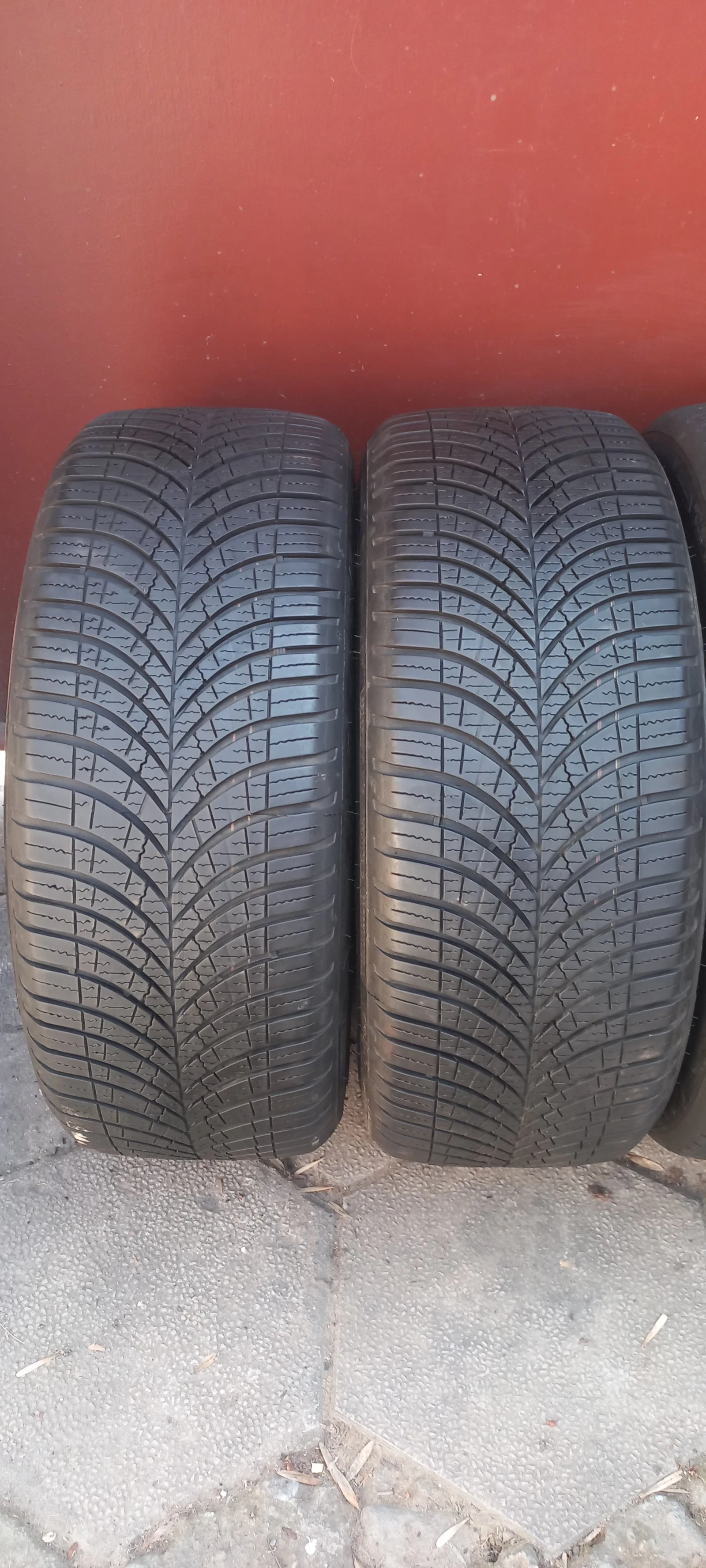 Гуми Всесезонни 205/45R17, снимка 5 - Гуми и джанти - 53832302