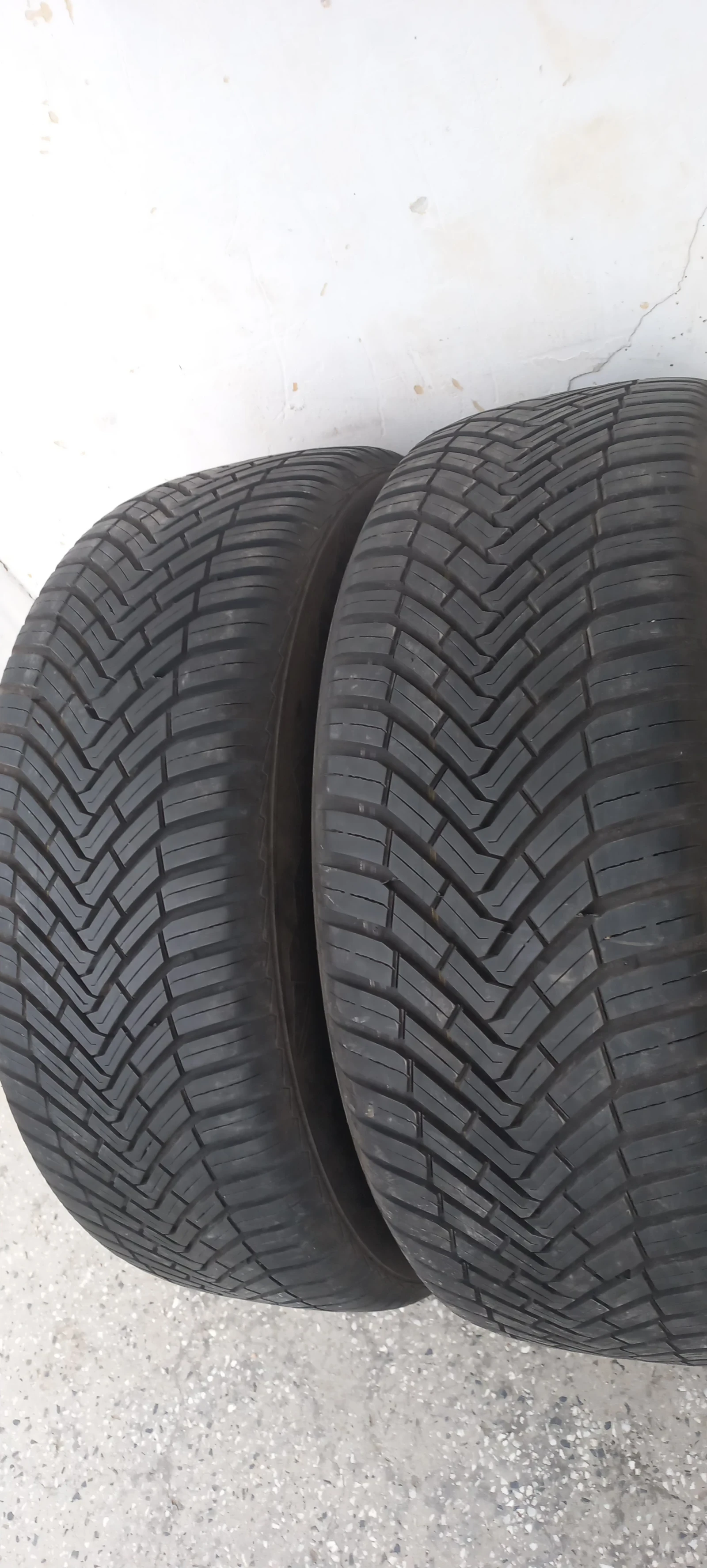 Гуми Всесезонни 225/55R17, снимка 3 - Гуми и джанти - 53832302