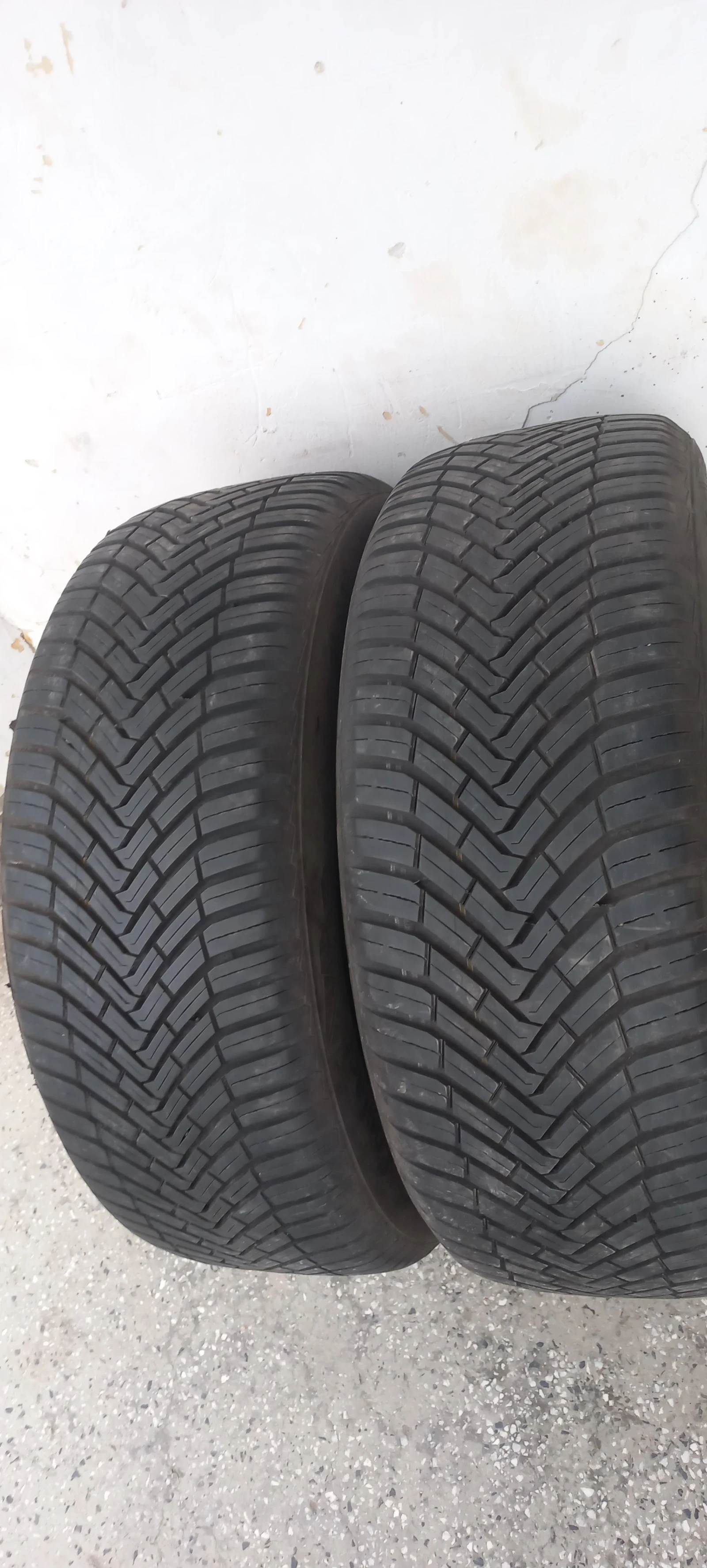 Гуми Всесезонни 225/55R17, снимка 8 - Гуми и джанти - 53832302
