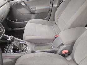 VW Golf 1.9 ТДИ 105 коня Клима Теглич Темпомат Сензор  - 2299 € / 4496.45 лв. - 91357424 12