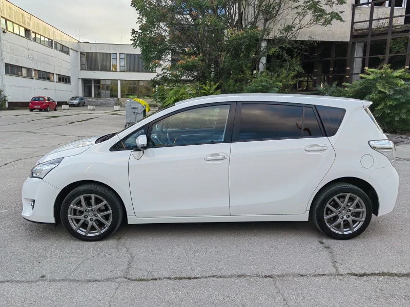 Toyota Verso 1.8i AUTOMATIC, снимка 6 - Автомобили и джипове - 47261730