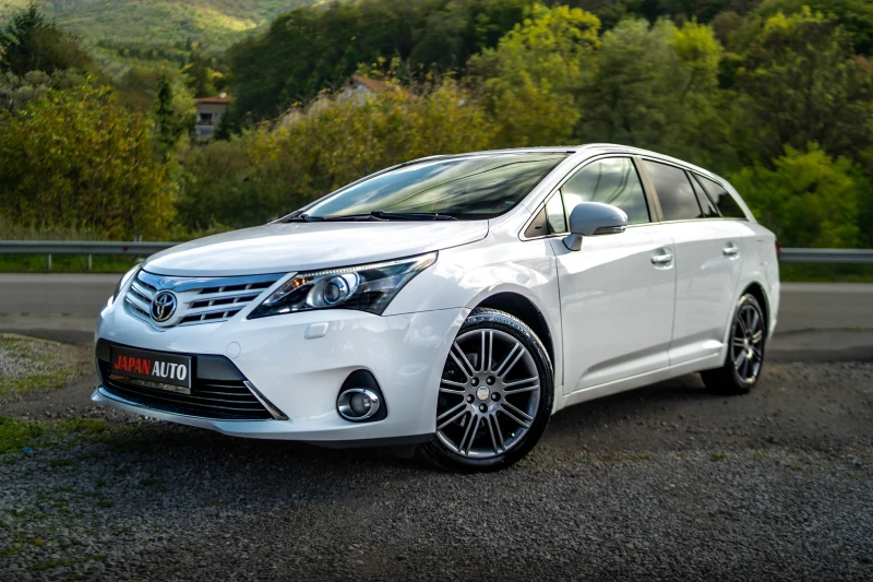 Toyota Avensis 2.0 D-4D | FULL | БЯЛА ПЕРЛА | СУПЕР СЪСТОЯНИЕ!!!, снимка 1 - Автомобили и джипове - 47564260