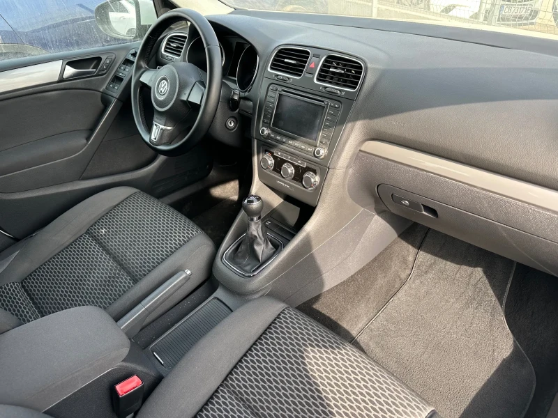 VW Golf 1.6i_102kc, снимка 13 - Автомобили и джипове - 49134285