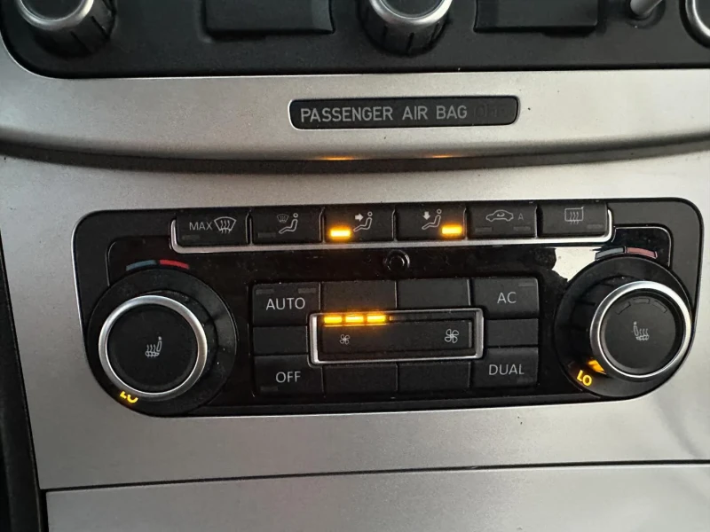 VW Passat 1.4TSI:R-LINE:ПОДГРЕВ:2 ЗОНОВ:, снимка 10 - Автомобили и джипове - 52637353