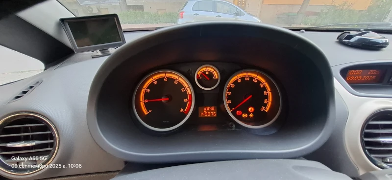 Opel Corsa D, снимка 10 - Автомобили и джипове - 53043982