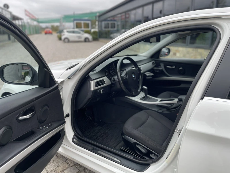 BMW 330 X-Drive, снимка 8 - Автомобили и джипове - 52498378