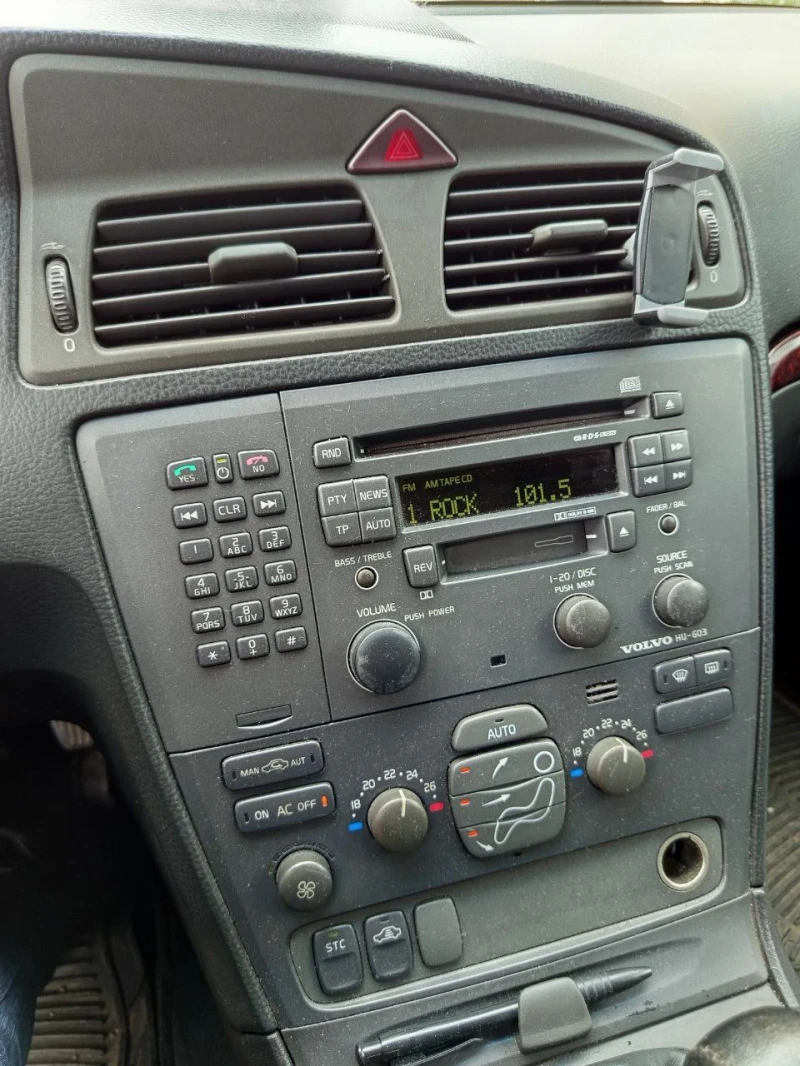 Volvo V70, снимка 5 - Автомобили и джипове - 52584285