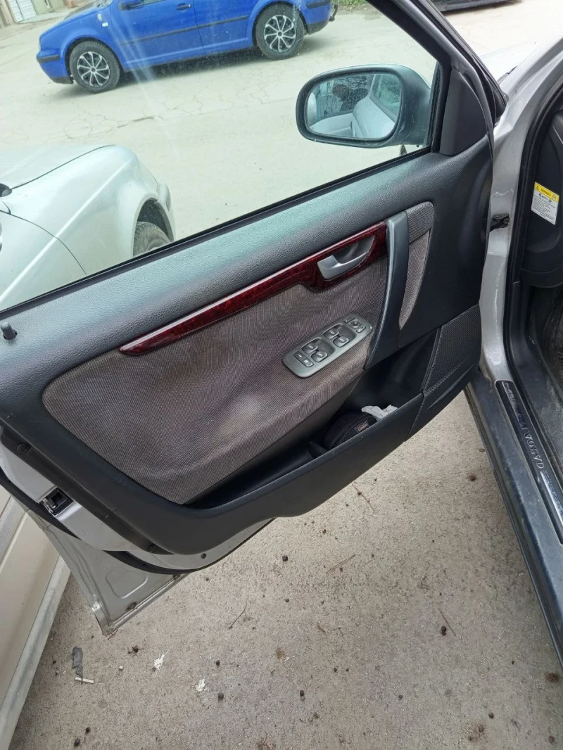 Volvo V70, снимка 7 - Автомобили и джипове - 52584285