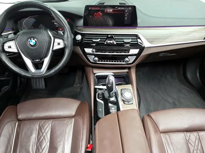 BMW 520 xDrive Luxury Plus, снимка 7 - Автомобили и джипове - 56071152