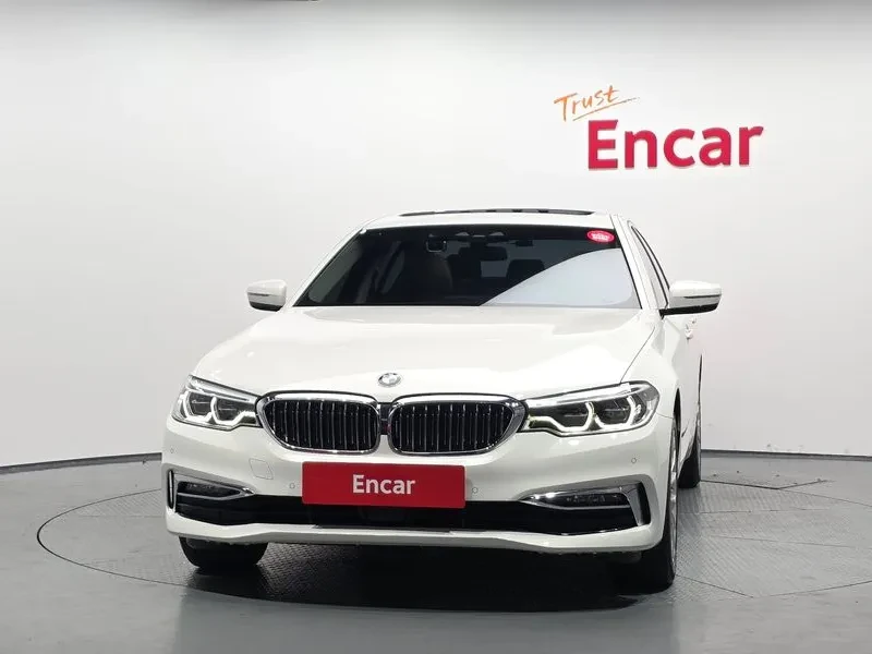 BMW 520 xDrive Luxury Plus, снимка 3 - Автомобили и джипове - 56071152