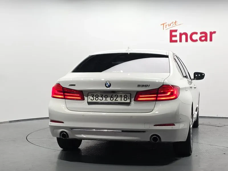 BMW 520 xDrive Luxury Plus, снимка 4 - Автомобили и джипове - 56071152