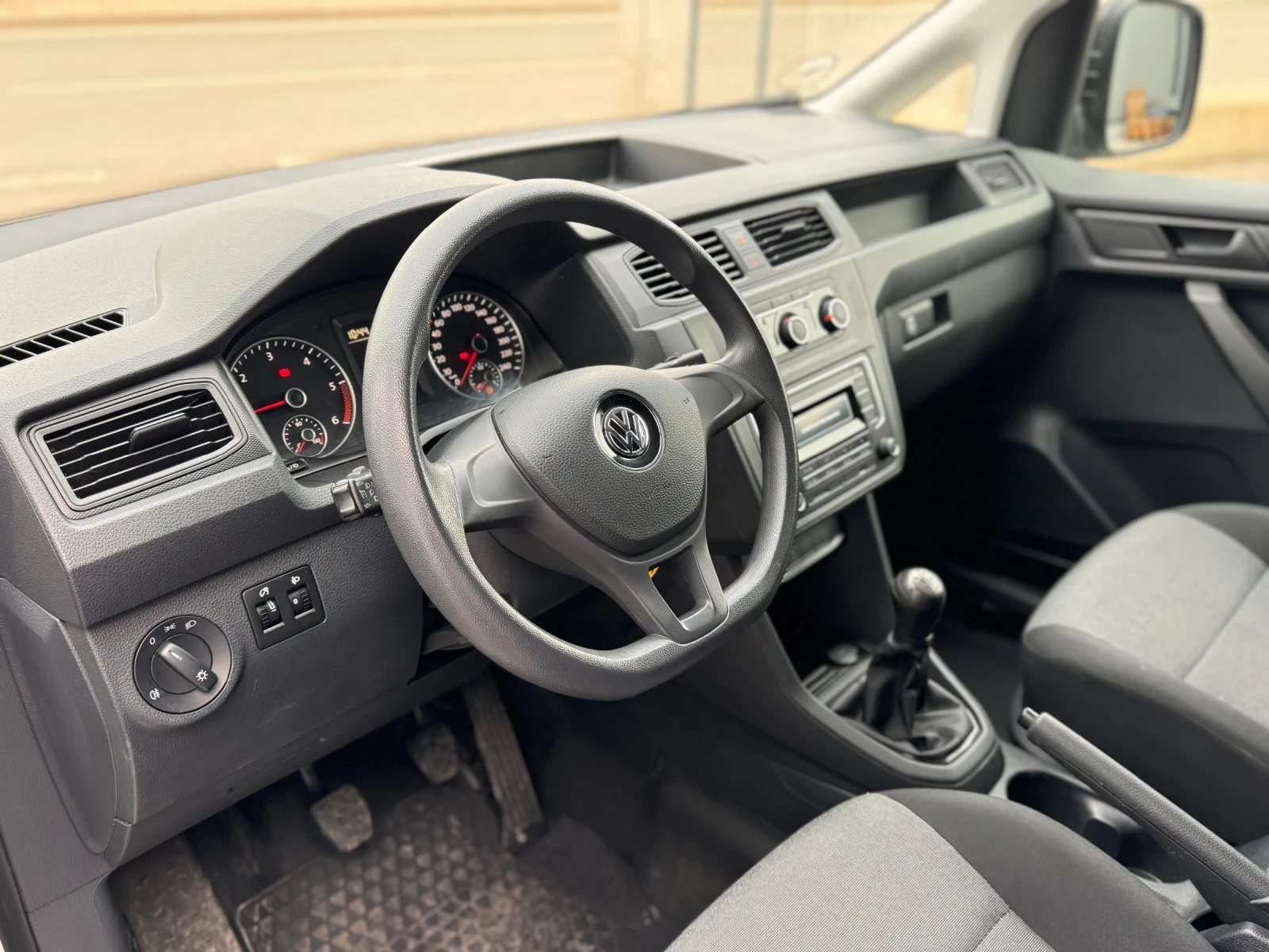 VW Caddy 2.0TDI BlueMotion MAXI ДДС N1 - изображение 9