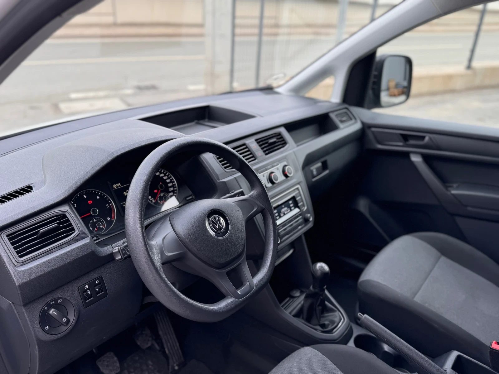 VW Caddy 2.0TDI BlueMotion MAXI ДДС N1 - изображение 8