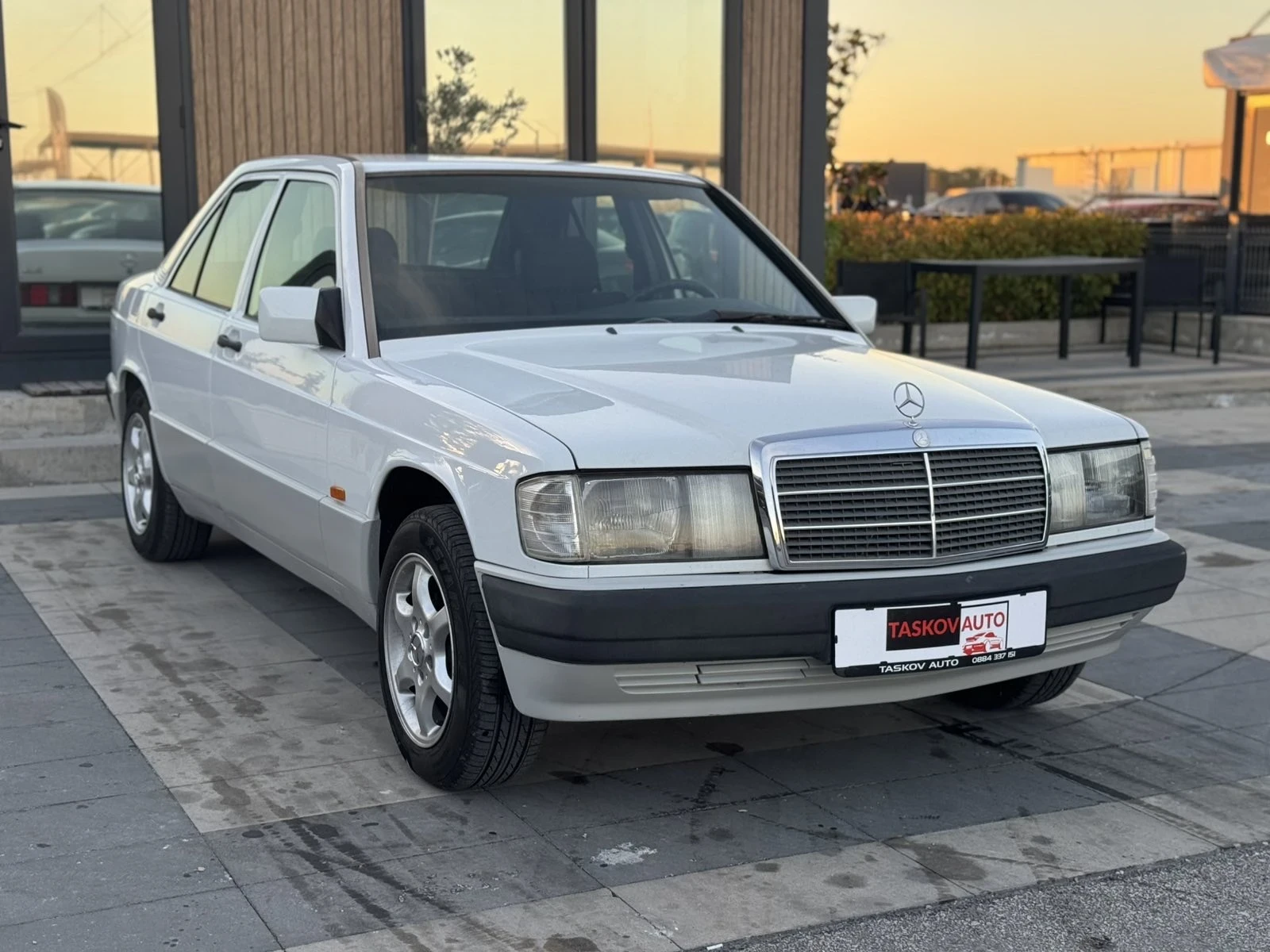 Mercedes-Benz 190 *   *   | Mobile.bg   3