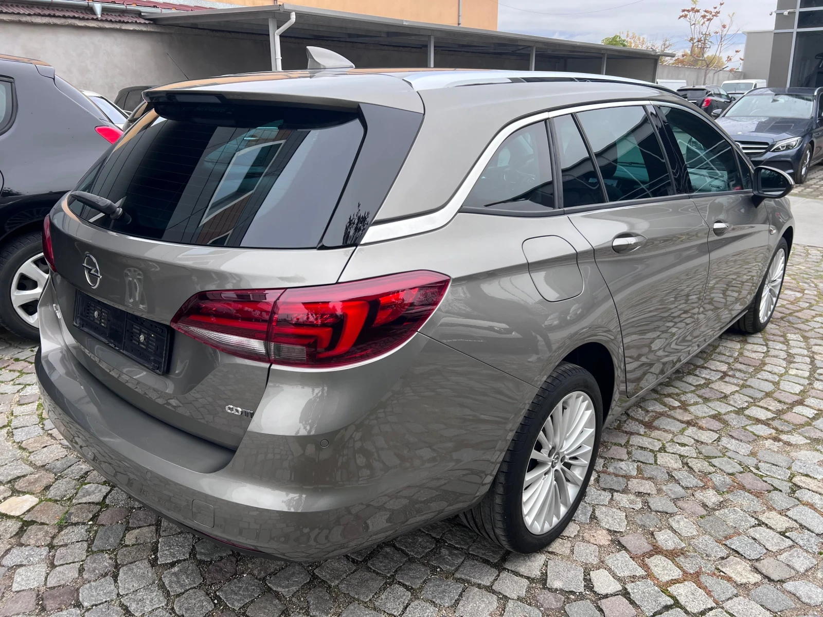 Opel Astra 1.6cdti Innovation  - изображение 5