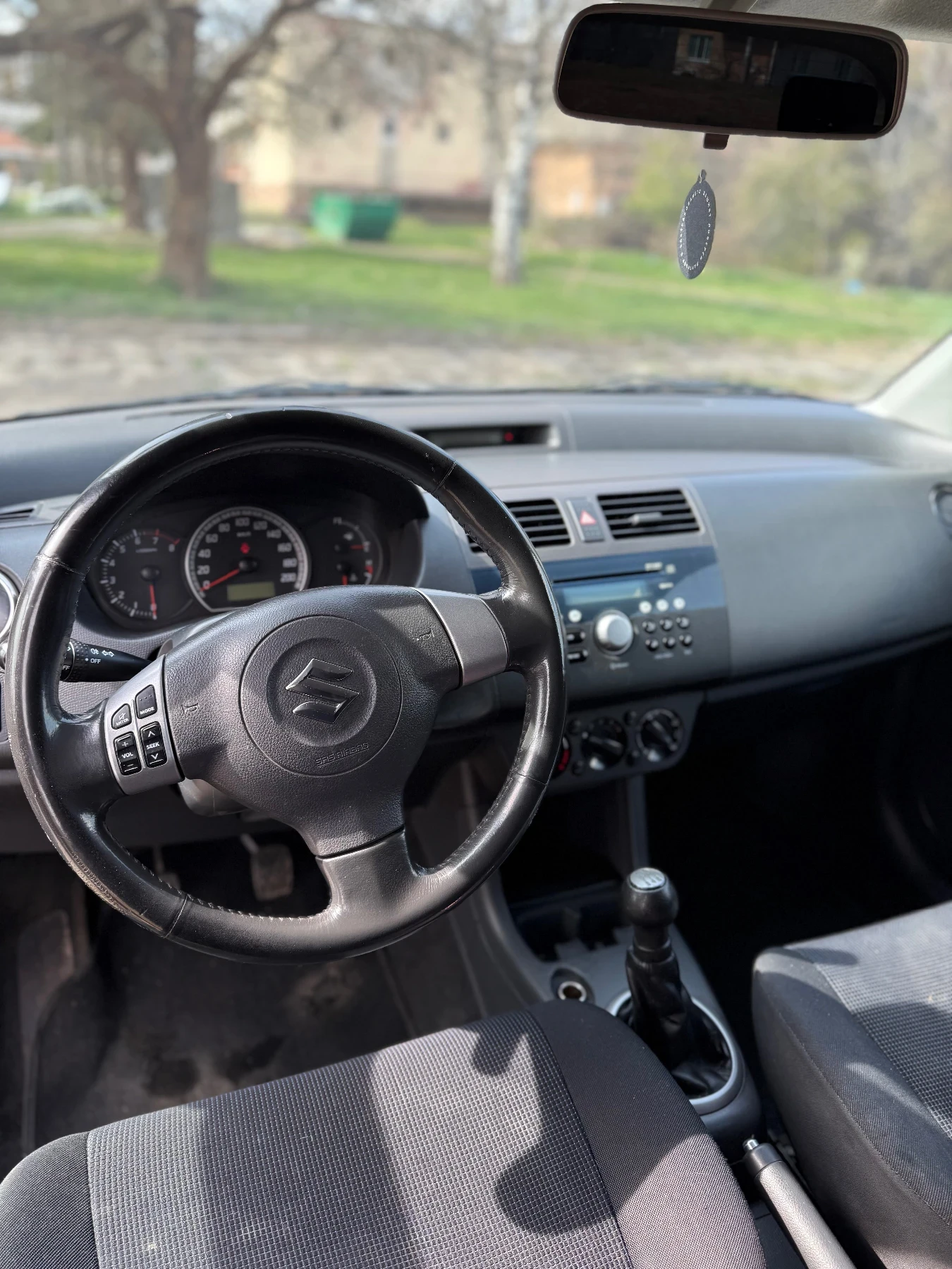 Suzuki Swift 1.3i/4x4/92к.с., снимка 7 - Автомобили и джипове - 53923592