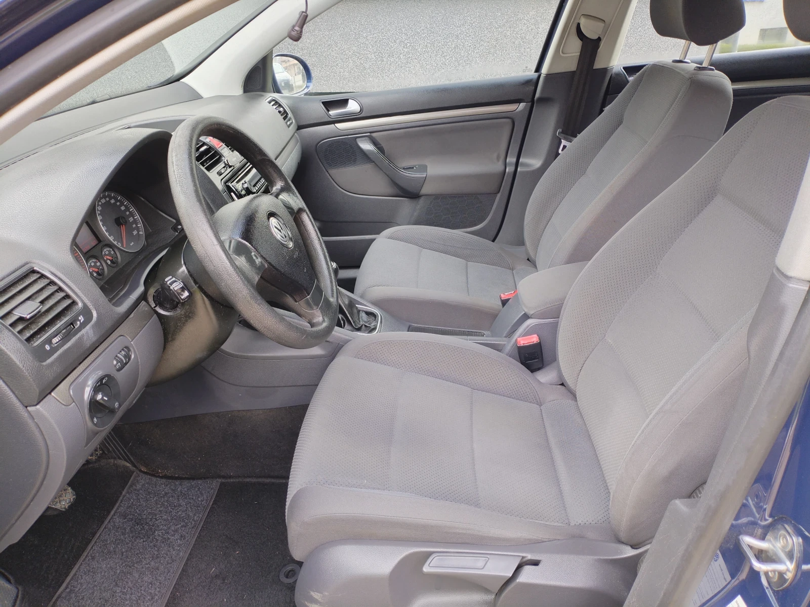 VW Golf 1.9 ТДИ 105 коня Клима Теглич Темпомат Сензор , снимка 11 - Автомобили и джипове - 54079135