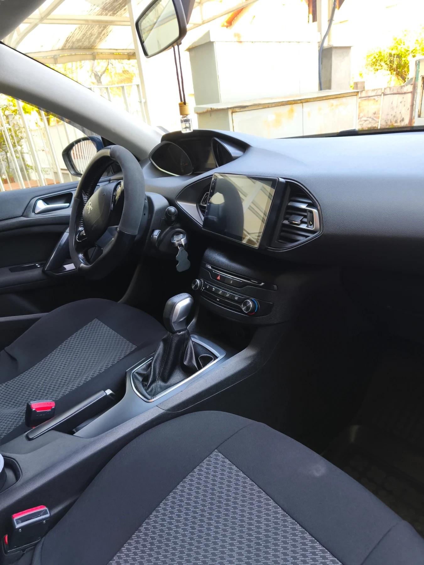 Peugeot 308 1.6 HDI, снимка 7 - Автомобили и джипове - 54178195