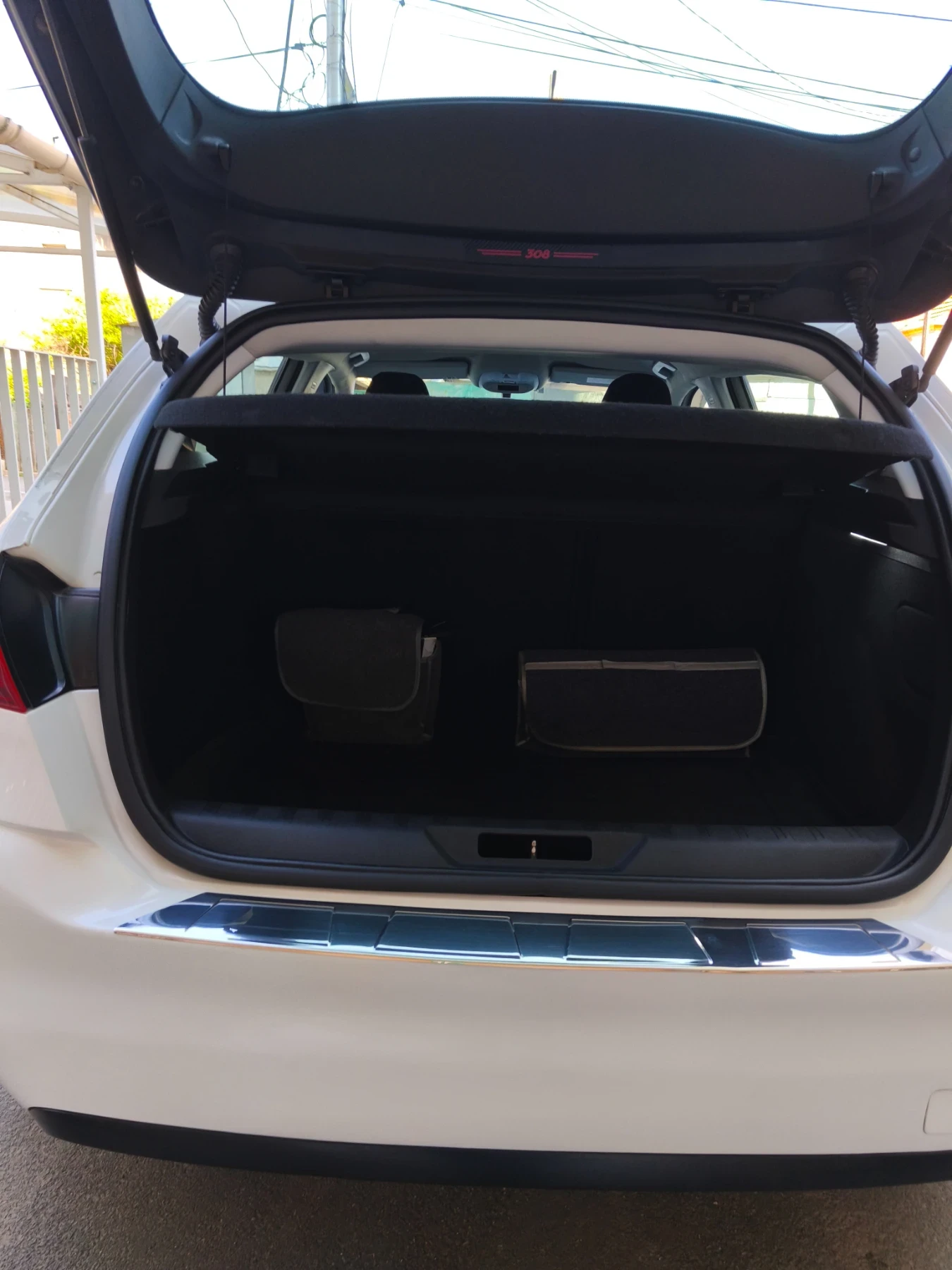 Peugeot 308 1.6 HDI, снимка 10 - Автомобили и джипове - 54178195