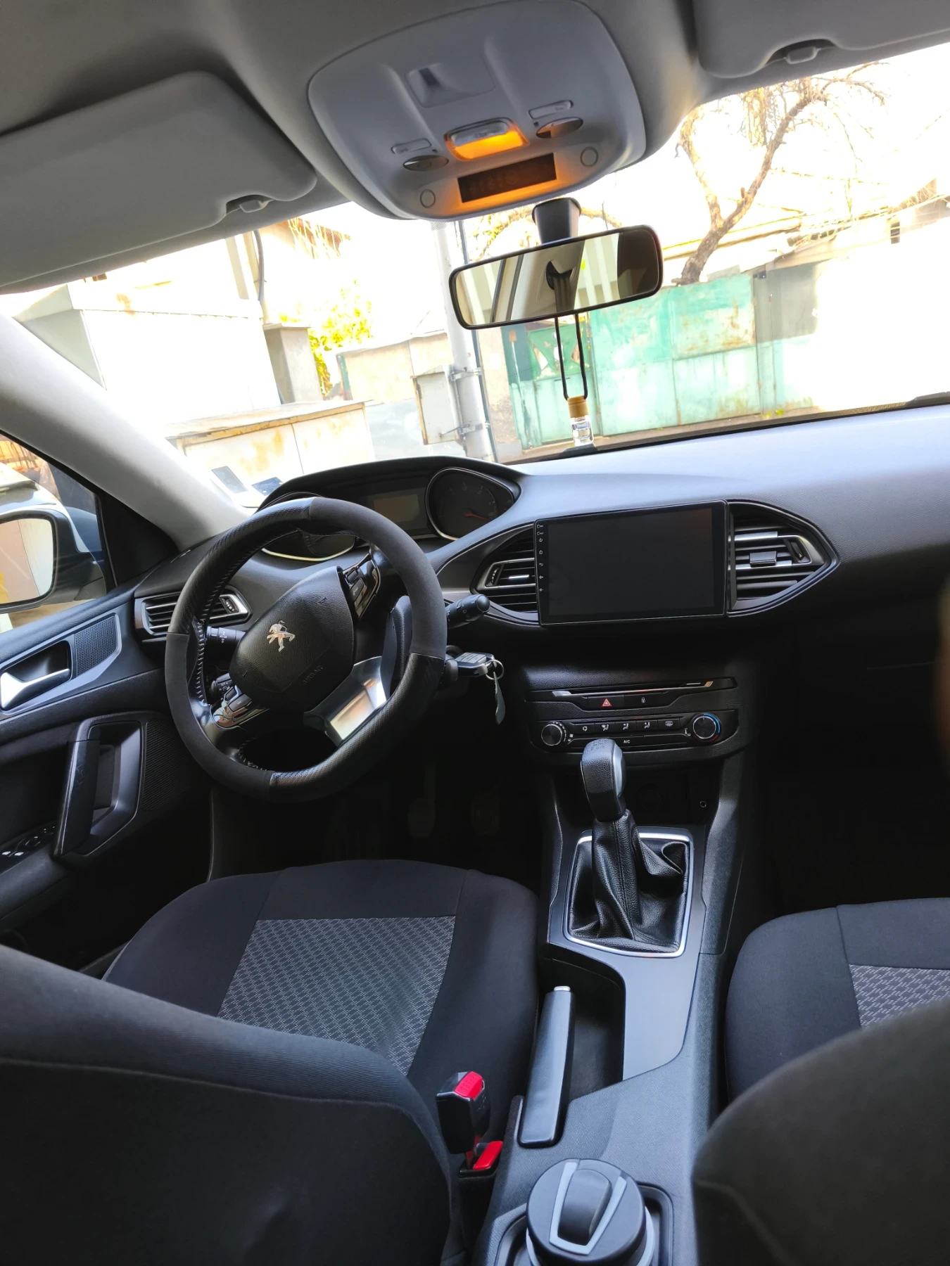Peugeot 308 1.6 HDI, снимка 6 - Автомобили и джипове - 54178195