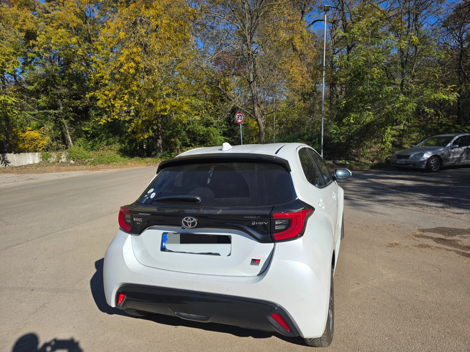 Toyota Yaris Elegance, снимка 2 - Автомобили и джипове - 54313283