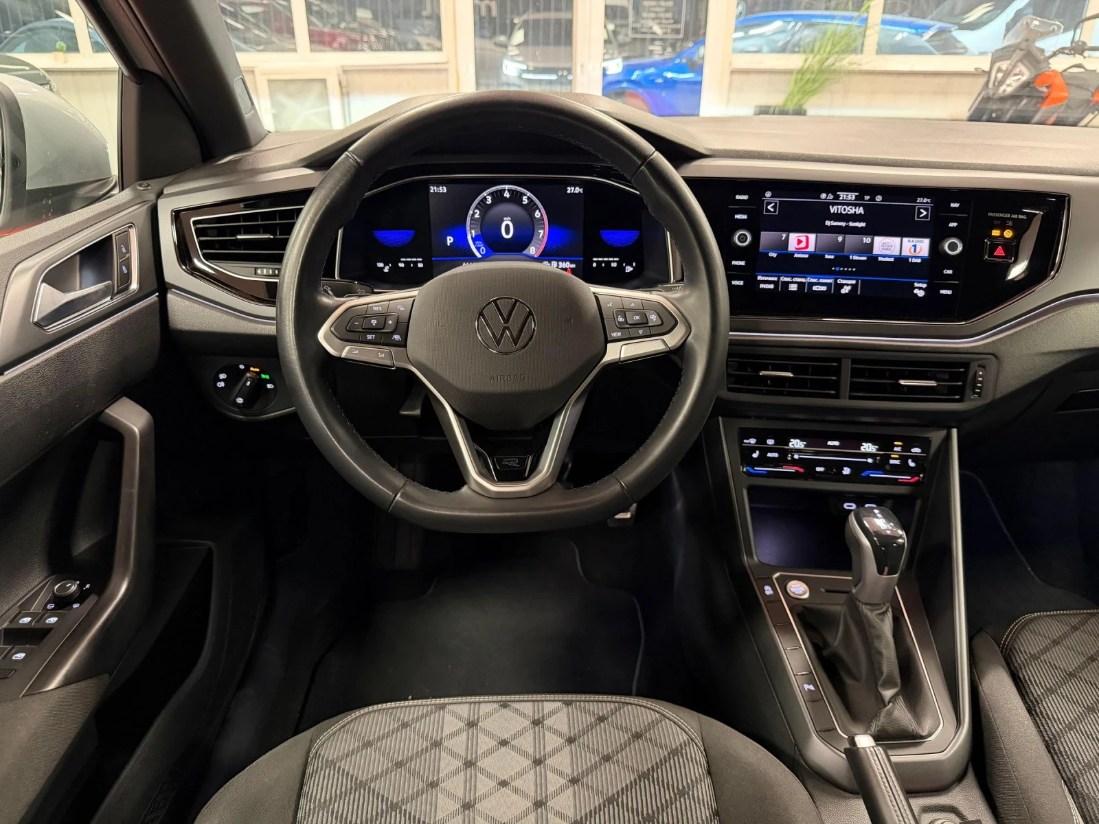 VW Taigo 2023 | R-line | 1.0 TSI | DSG7 | IQ Light, снимка 7 - Автомобили и джипове - 54724656