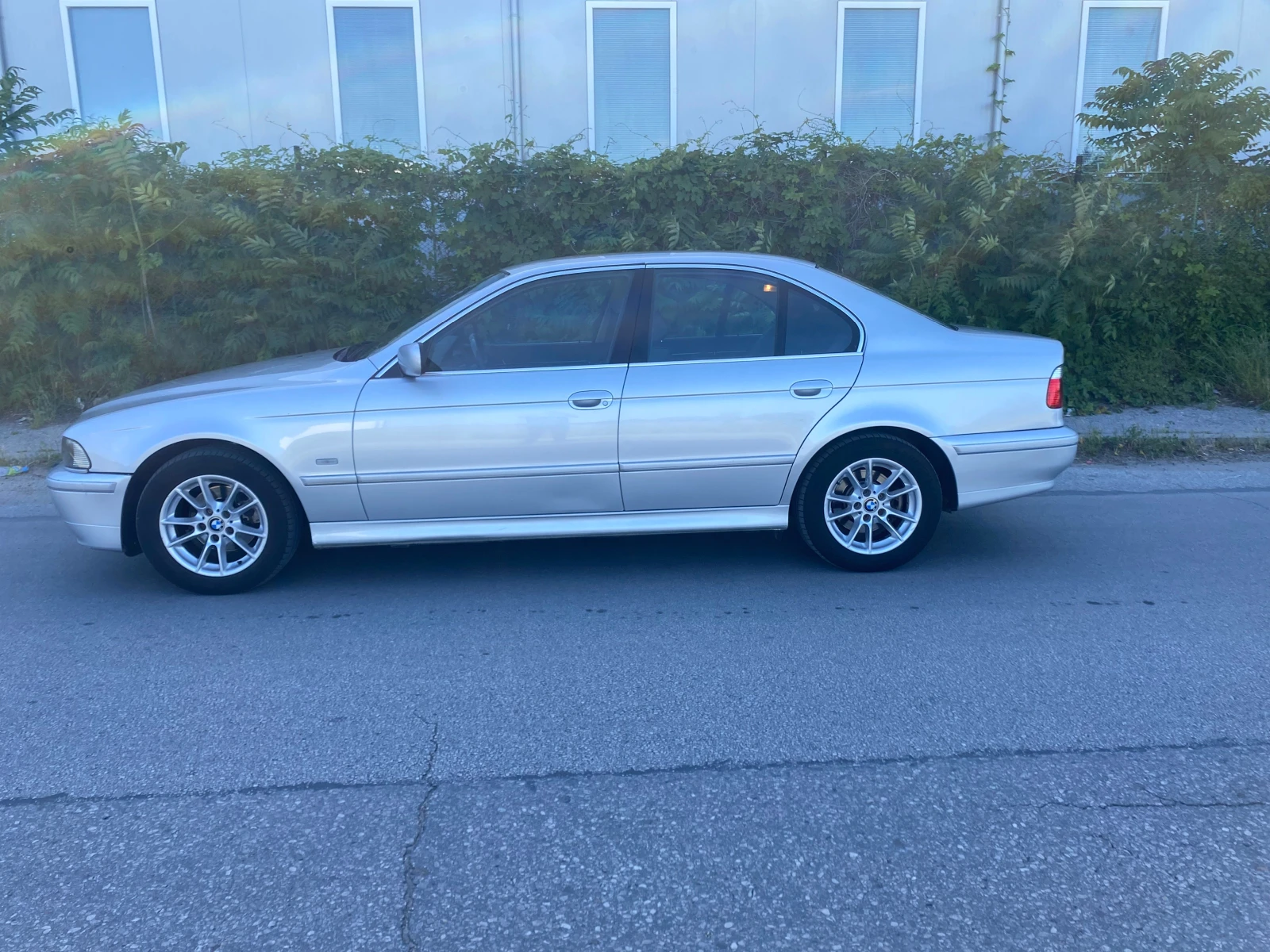 BMW 525 D, снимка 2 - Автомобили и джипове - 54799224