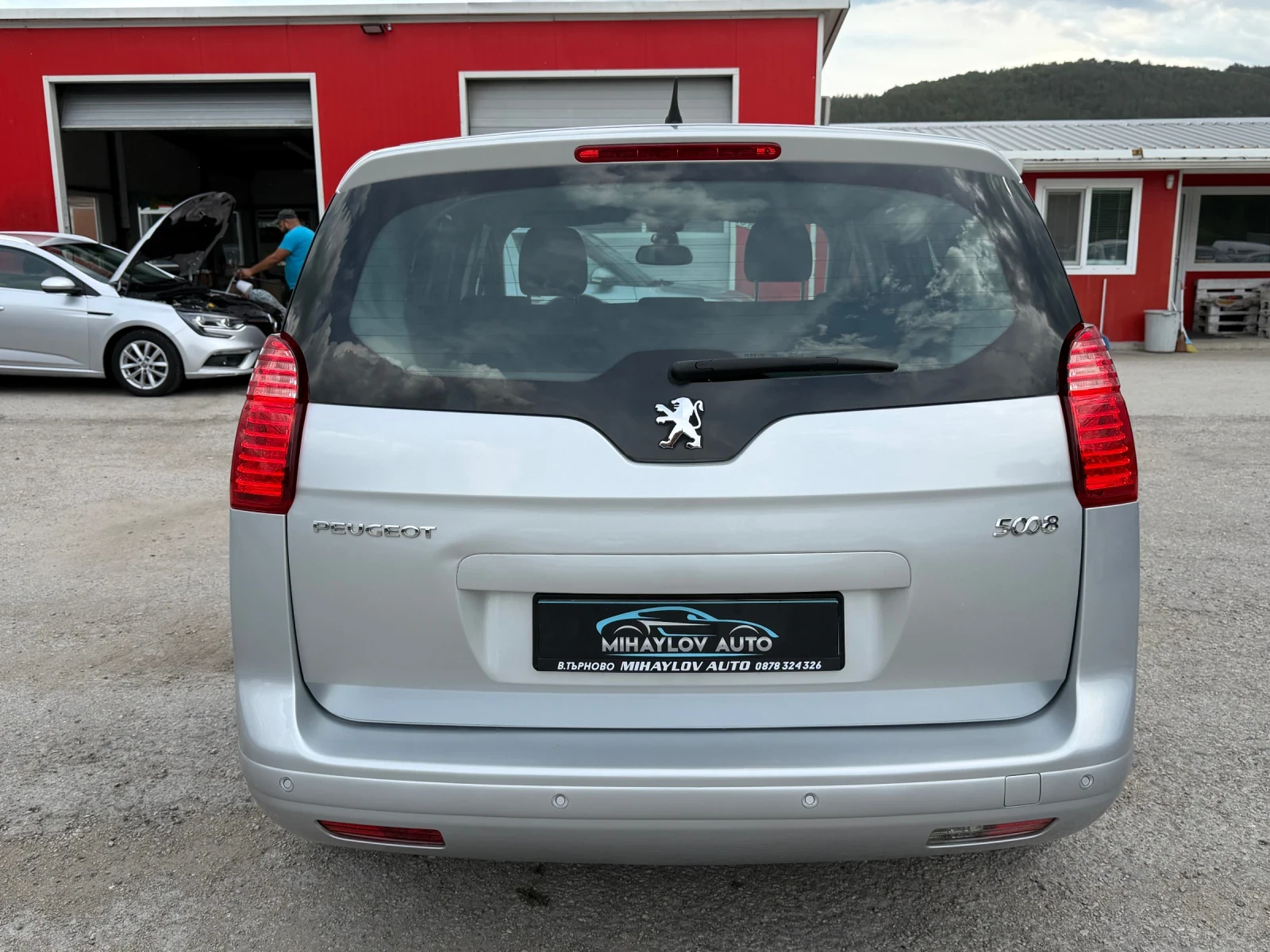 Peugeot 5008 1.6HDI 7МЕСТА/KLIMATRONIK/ЛЕТИ ДЖ./УНИКАТ, снимка 4 - Автомобили и джипове - 55211326
