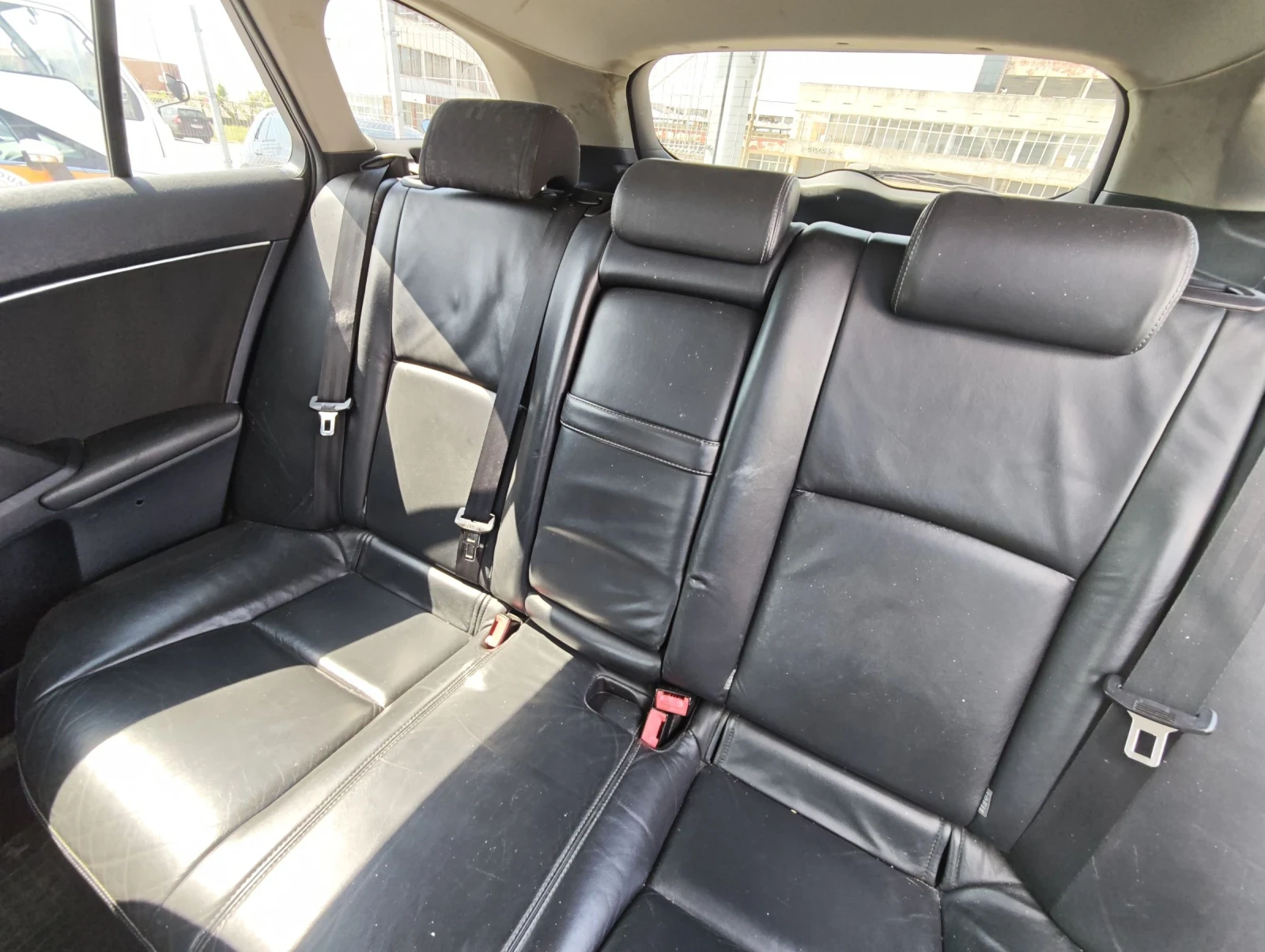 Toyota Avensis, снимка 11 - Автомобили и джипове - 55300718