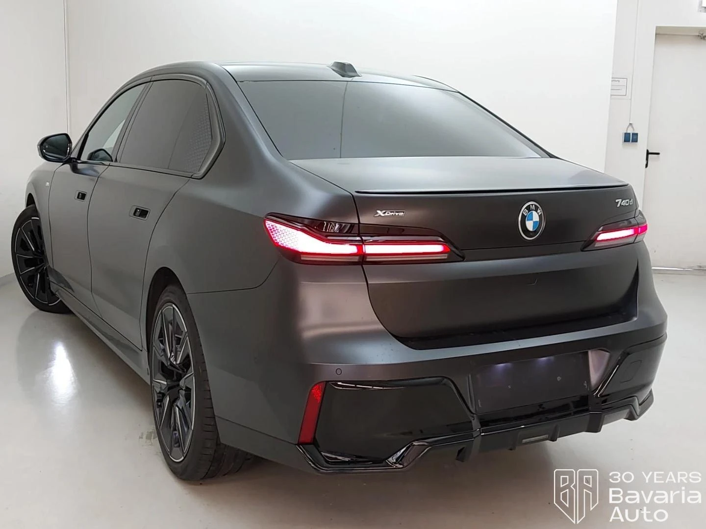 BMW 740 d xDrive M Sport Paket Sportautomatic, снимка 2 - Автомобили и джипове - 55325184