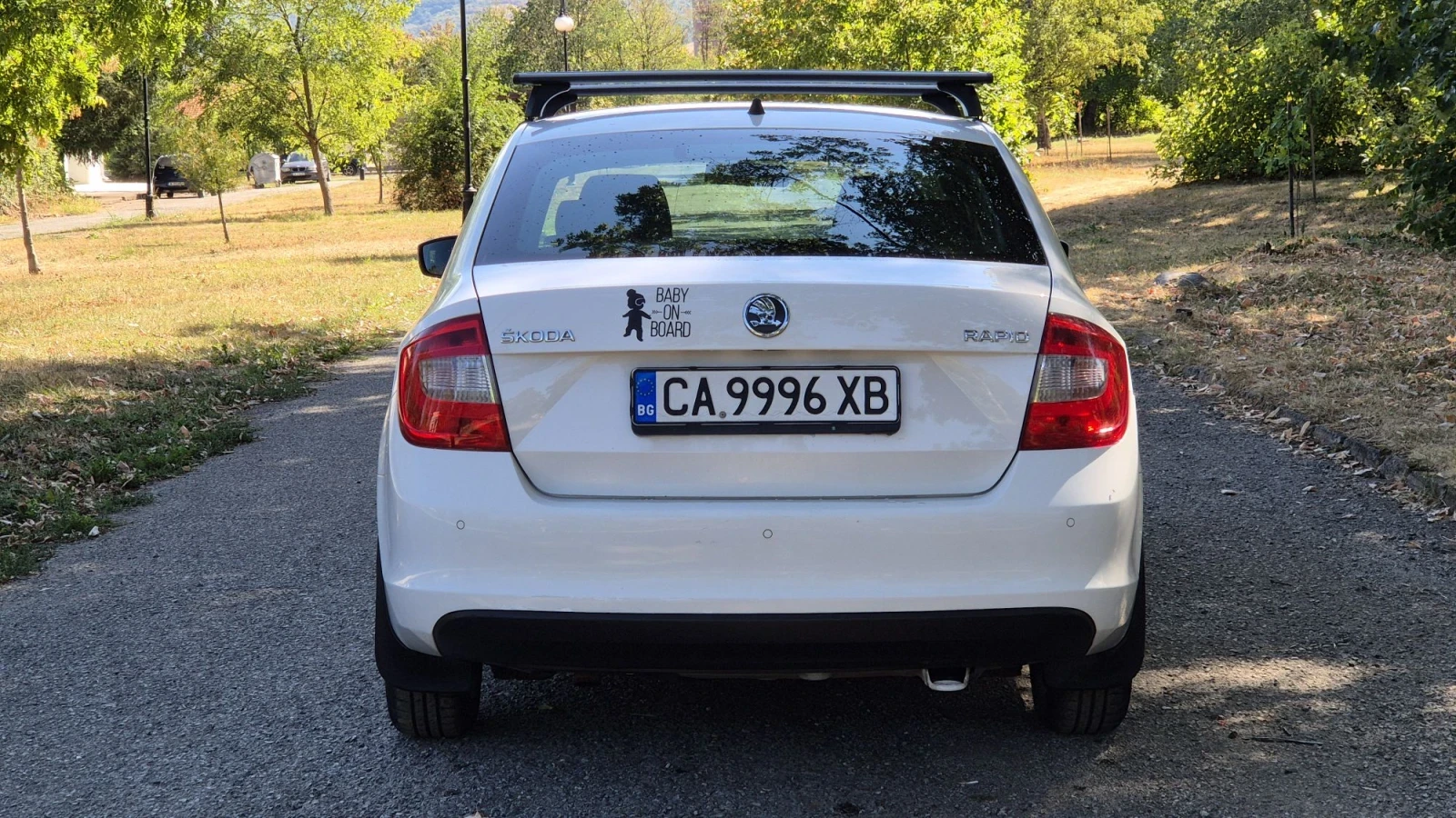 Skoda Rapid 1.6TDI 105К.С.ПЕРФЕКТНА, снимка 6 - Автомобили и джипове - 55565932