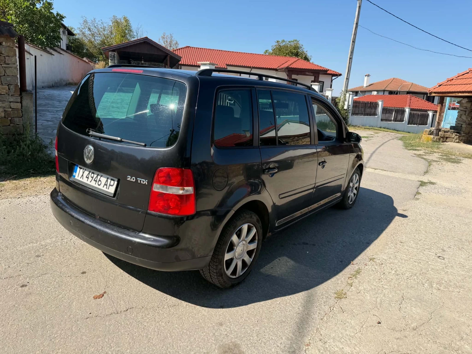 VW Touran 2.0TDI 140к.с /7-местен/ ДЕСЕН ВОЛАН, снимка 8 - Автомобили и джипове - 55752485