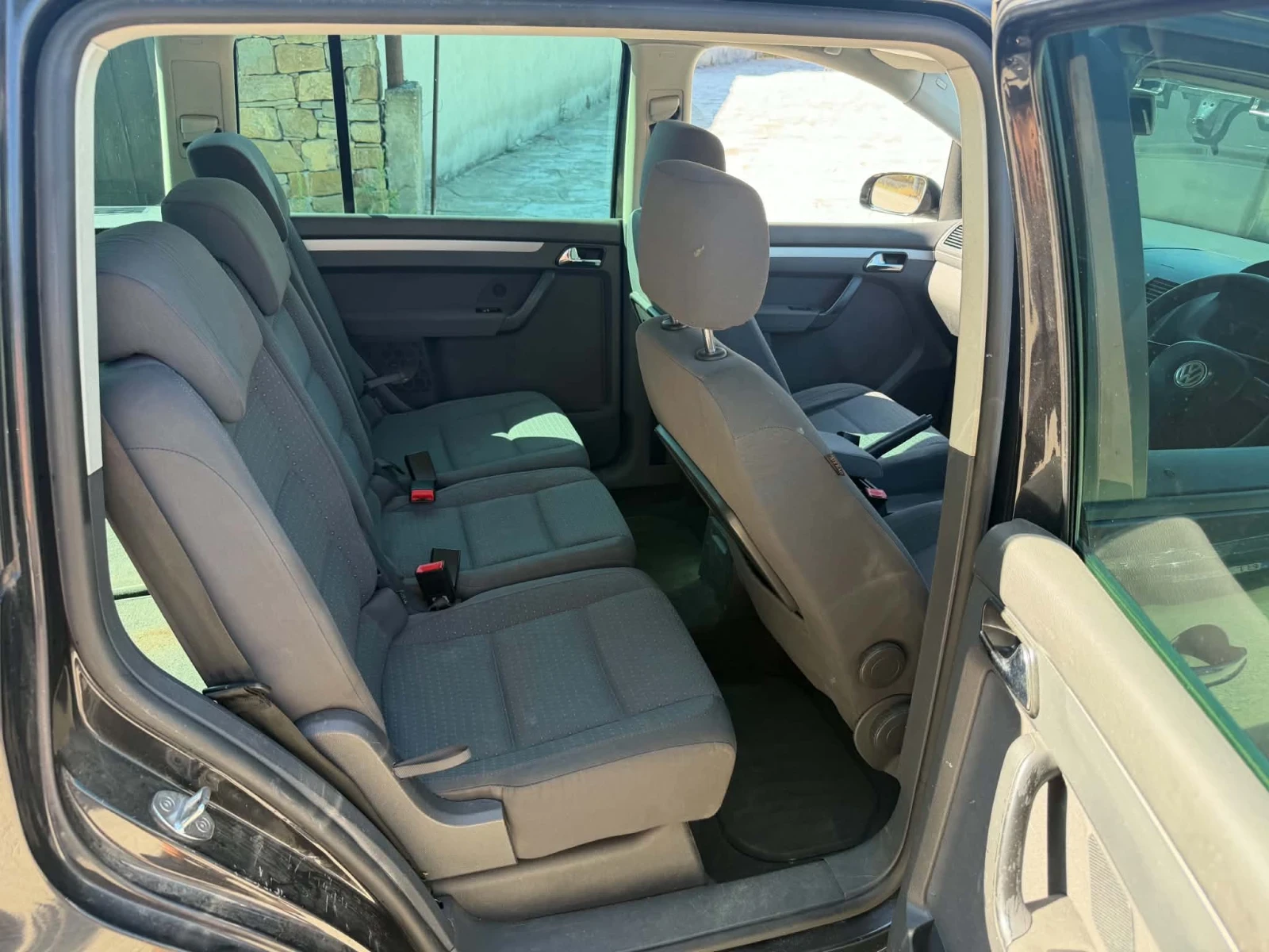 VW Touran 2.0TDI 140к.с /7-местен/ ДЕСЕН ВОЛАН, снимка 11 - Автомобили и джипове - 55752485