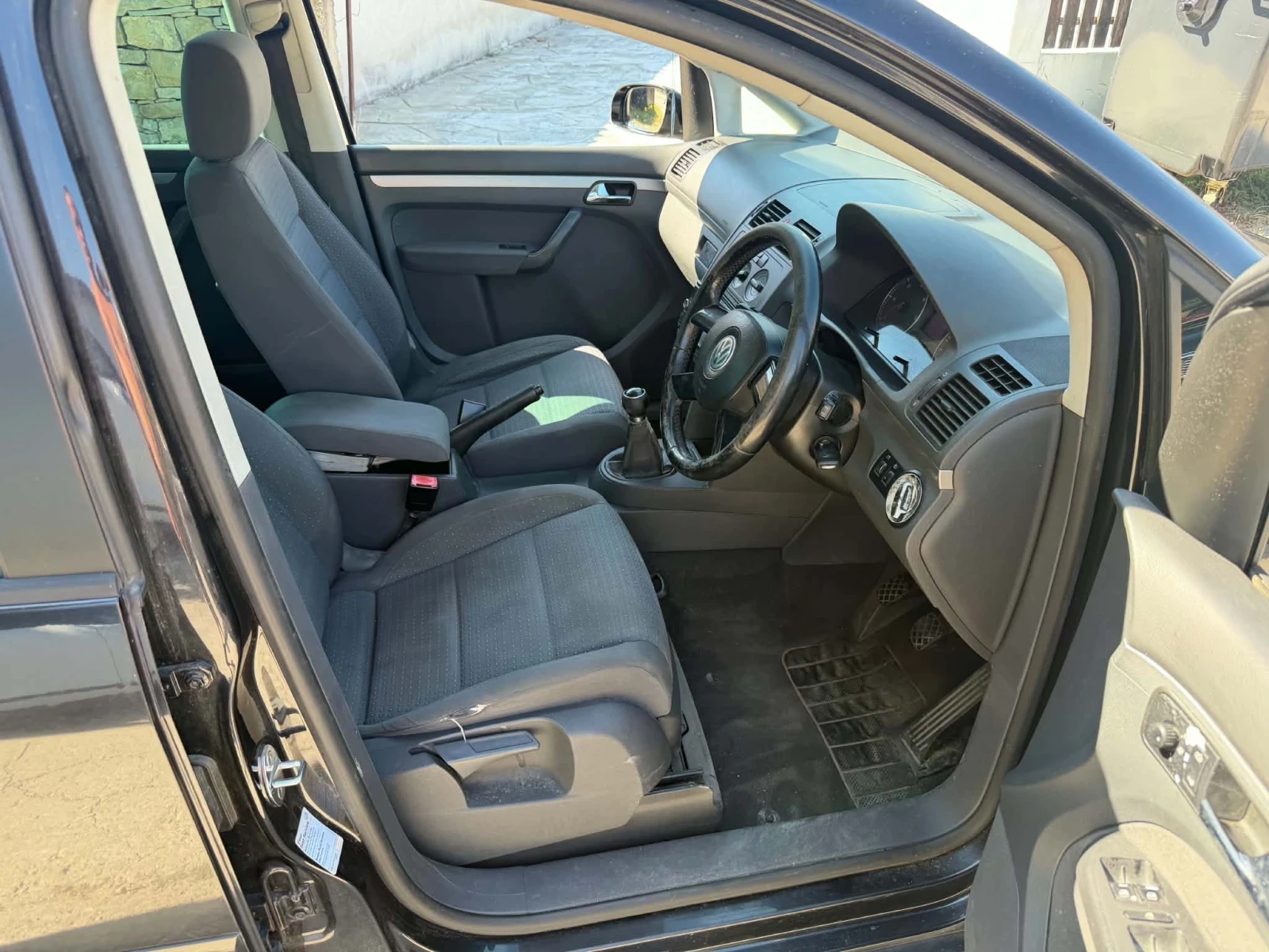 VW Touran 2.0TDI 140к.с /7-местен/ ДЕСЕН ВОЛАН, снимка 10 - Автомобили и джипове - 55752485