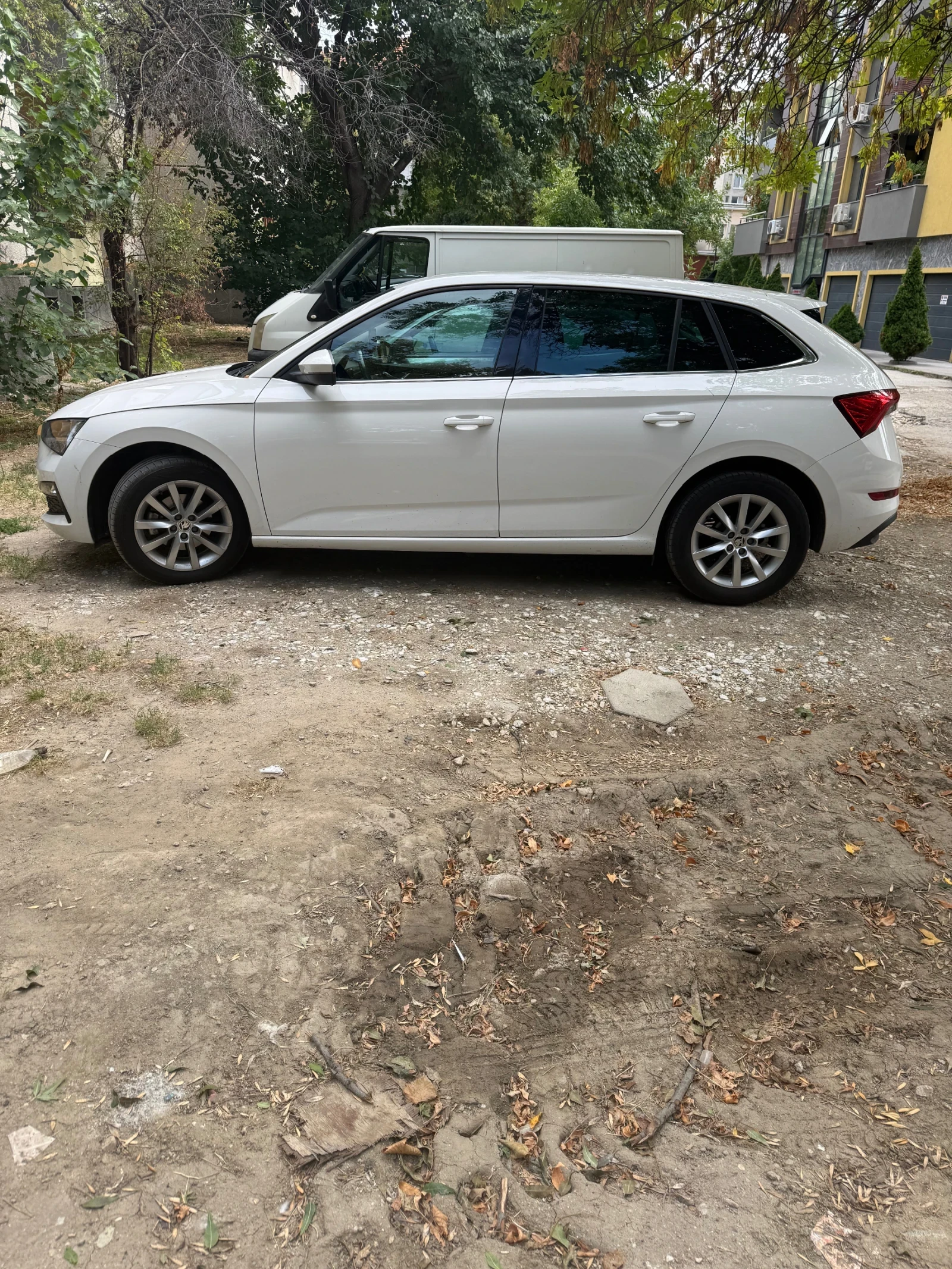 Skoda Scala, снимка 2 - Автомобили и джипове - 56277260