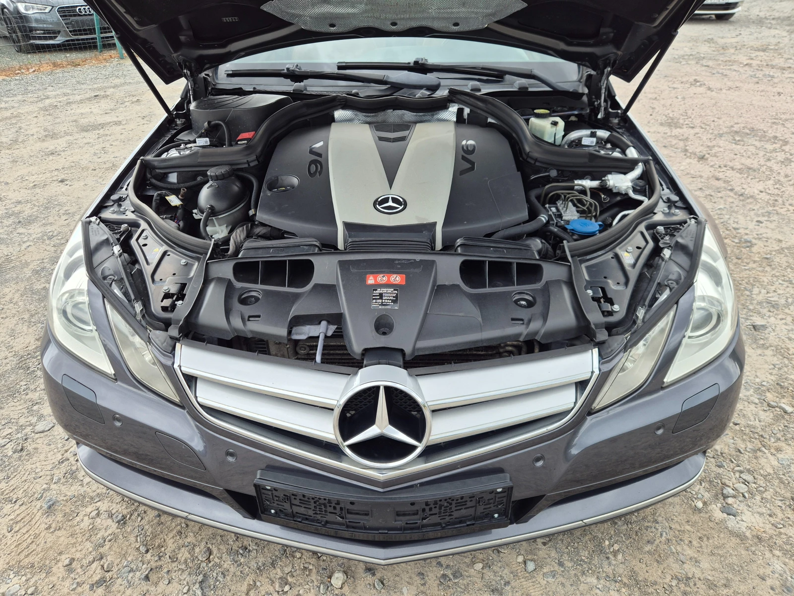 Mercedes-Benz E 350 CDI Автомат, снимка 14 - Автомобили и джипове - 56376020