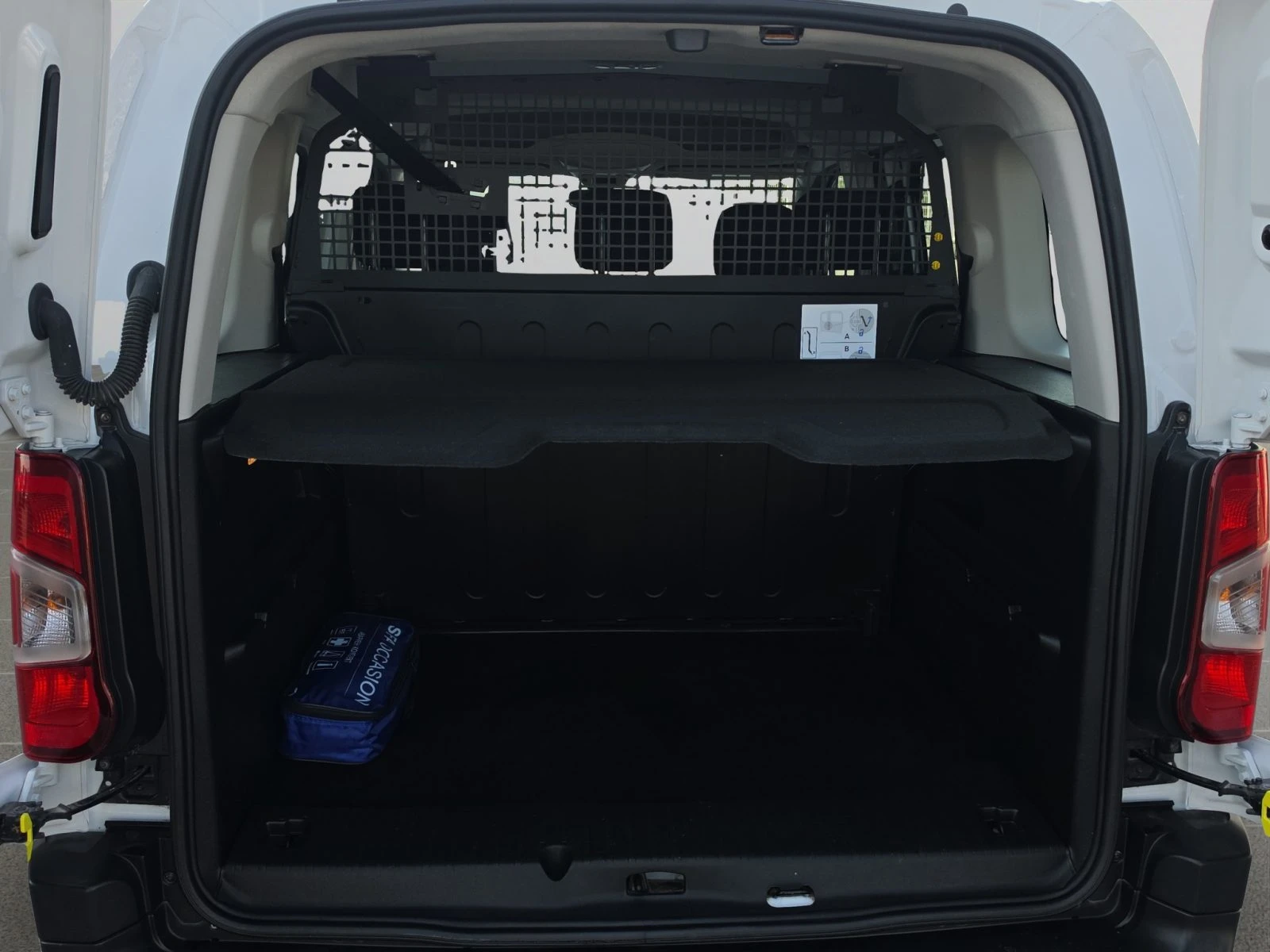 Peugeot Rifter MPV ACTIVE 1.5 BlueHDI 102 BVM6 S&S E6.4//2305121 | Mobile.bg � ����������� 13