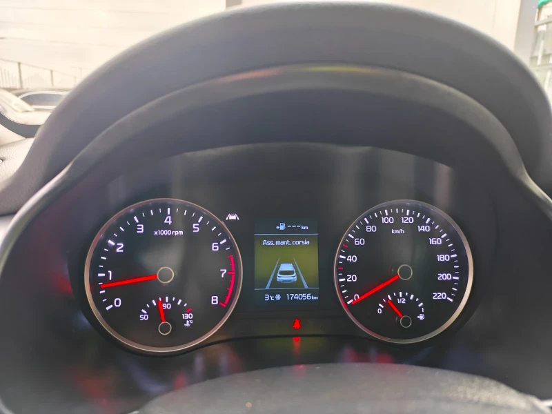 Kia Stonic 1.4* ГАЗ* 2019год.* , снимка 15 - Автомобили и джипове - 46987302