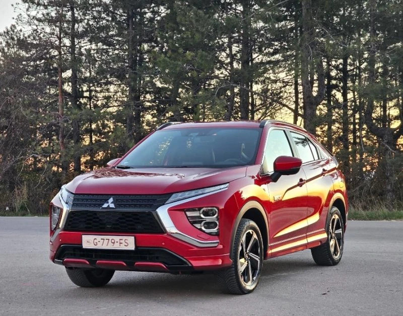 Mitsubishi Eclipse Cross PHEV Топ Състояние, снимка 1 - Автомобили и джипове - 47896007