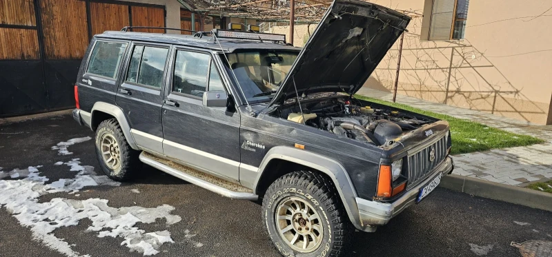 Jeep Cherokee, снимка 1 - Автомобили и джипове - 49035678