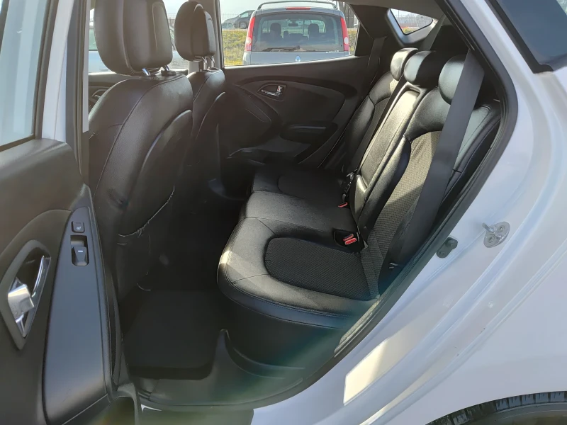 Hyundai IX35 1.7 CDTI, снимка 10 - Автомобили и джипове - 48501218