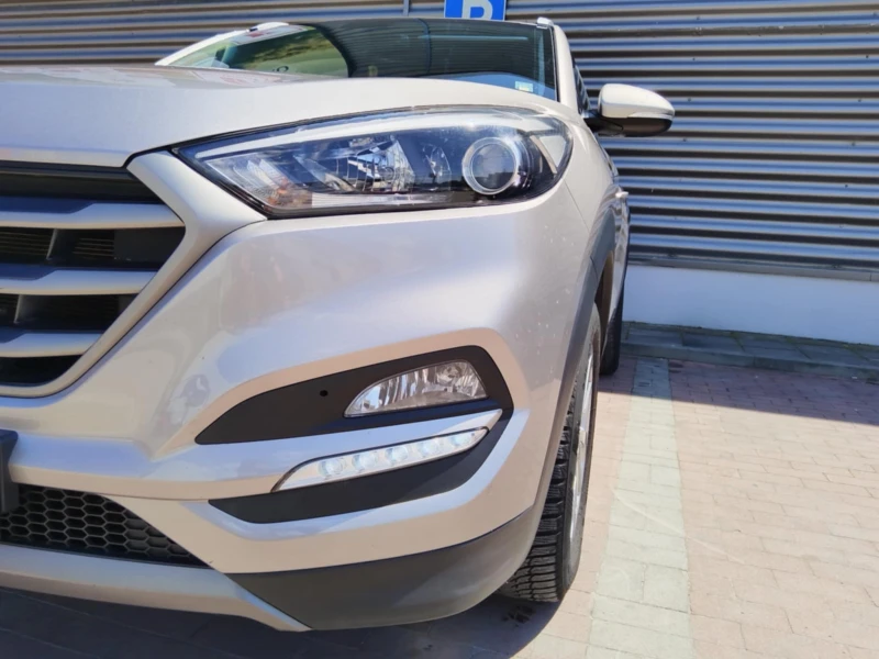 Hyundai Tucson, снимка 3 - Автомобили и джипове - 51305938
