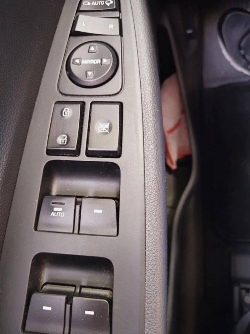 Hyundai Tucson, снимка 10 - Автомобили и джипове - 51305938