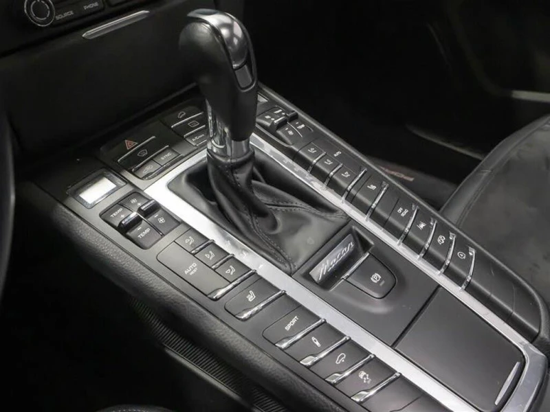 Porsche Macan GTS* BOSE* ПАНОРАМА* КАМЕРА* МЪРТВА ТОЧКА* КЕЙЛЕС, снимка 13 - Автомобили и джипове - 52990123