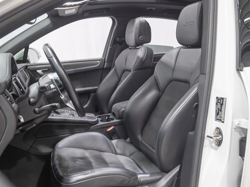 Porsche Macan GTS* BOSE* ПАНОРАМА* КАМЕРА* МЪРТВА ТОЧКА* КЕЙЛЕС, снимка 8 - Автомобили и джипове - 52990123