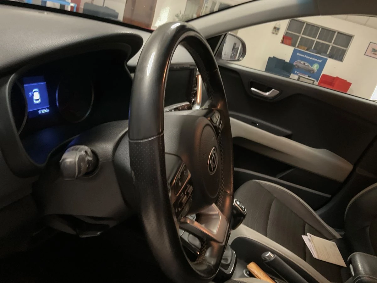 Kia Stonic 1.4* * 2019.* * * * *  | Mobile.bg   14