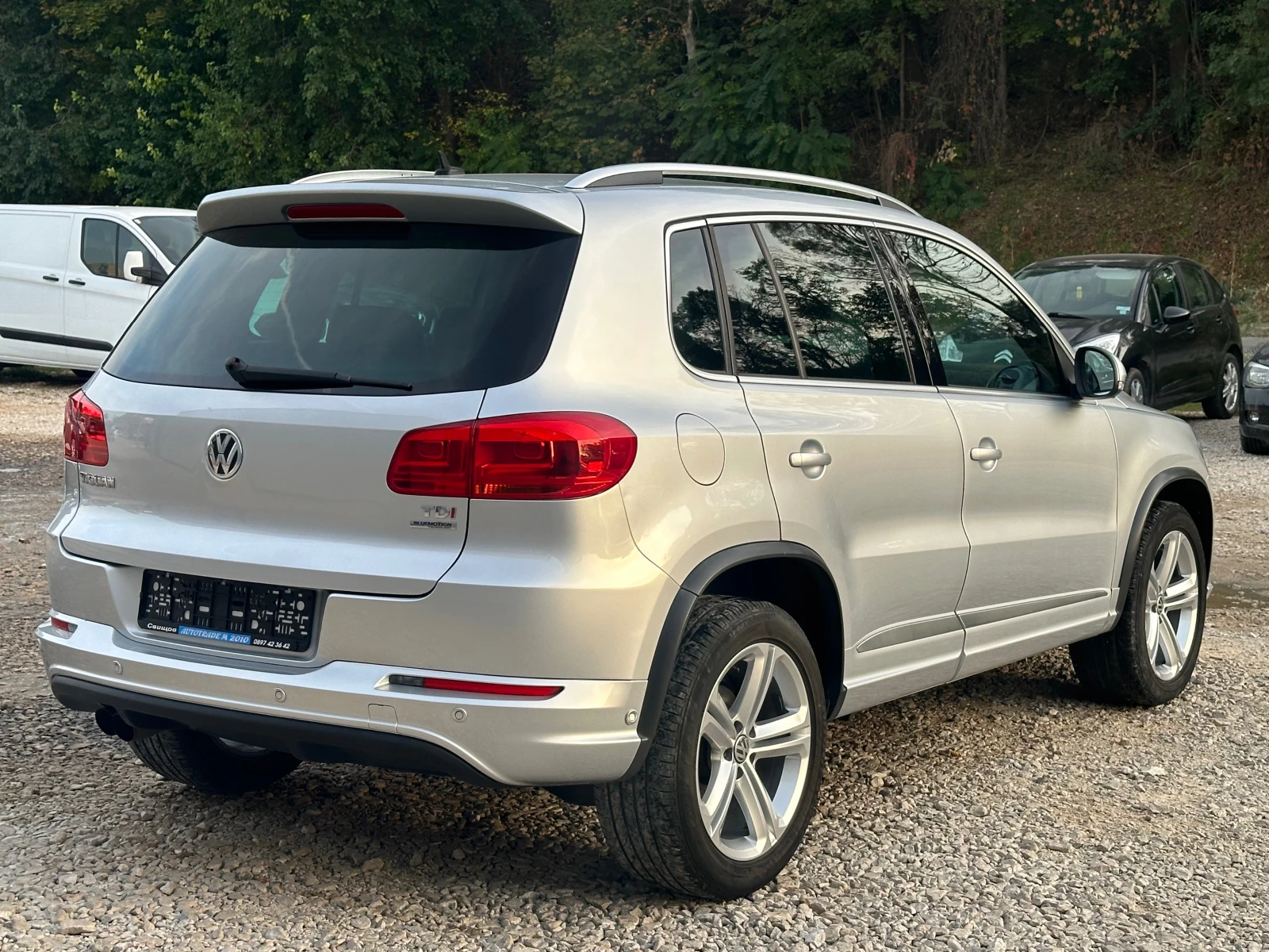 VW Tiguan 2.0TDI* FACE* R-LINE* TOP - изображение 4