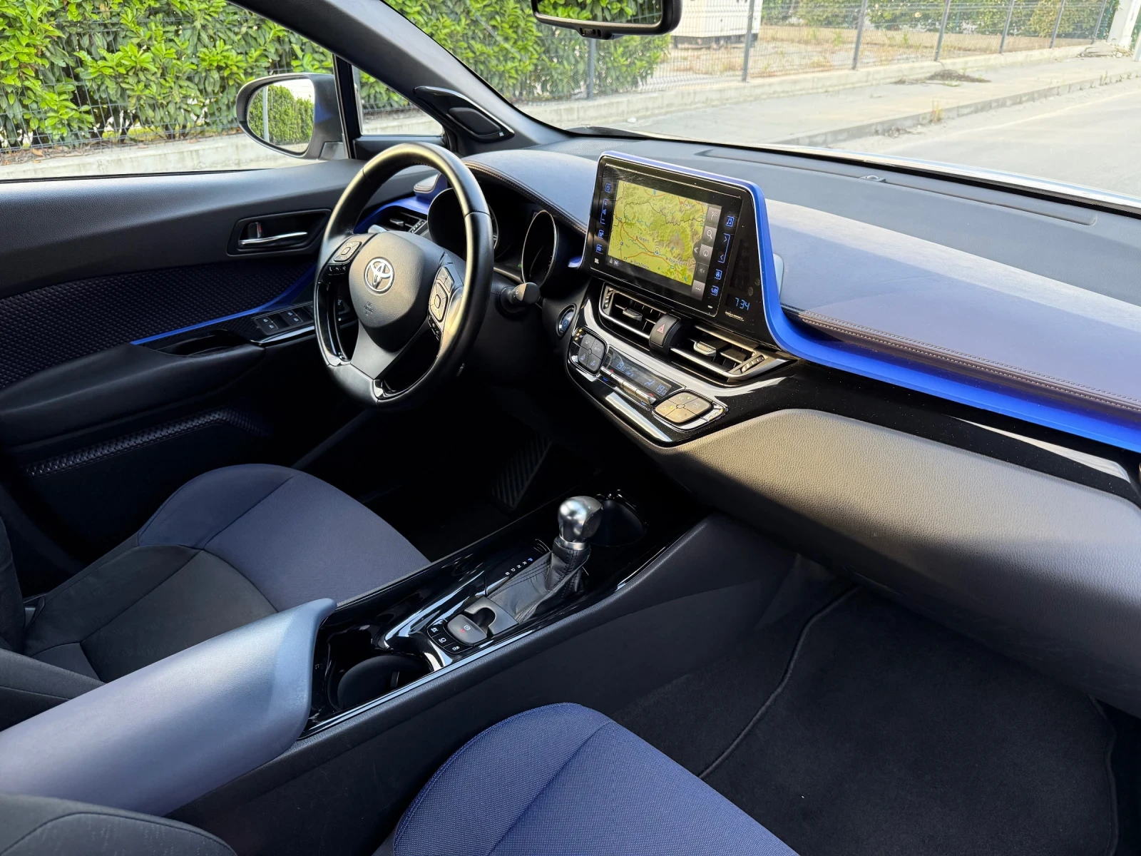 Toyota C-HR 1.8 HYBRID STYLE CVT/ГАРАНЦИЯ/108000км/JBL/BIXENON - изображение 9